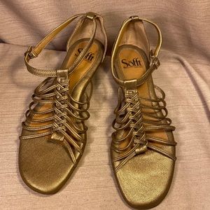 Sofft NWOT leather Roman sandals never worn